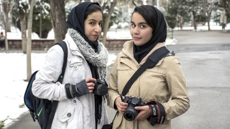 Marrying Late&#058; Young Adults and the Marriage Crisis in Iran