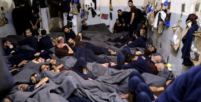 אסירים בכלא בסוריה, 2020. צילום: רויטרס