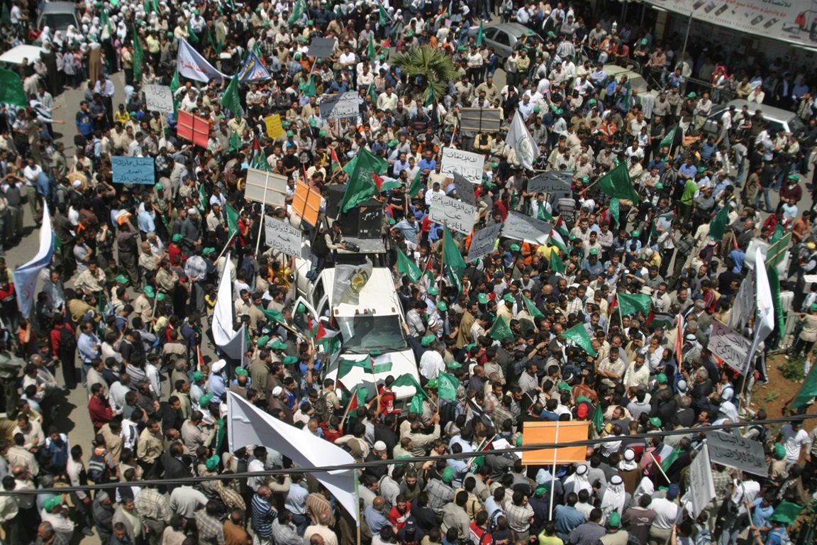 עצרת תמיכה בחמאס, חברון 2006. צילום: פלאש 90